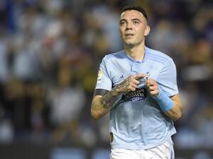 آسباس يحتفل بهدفه