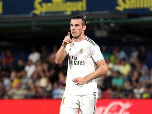 بايل نجم اللقاء رغم الطرد