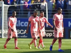 برشلونة يكتفي بالتعادل السلبي