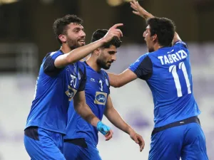 استقلال طهران يحقق فوزاً معنوياً