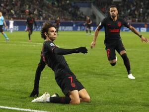 فيليكس يحتفل بهدفه