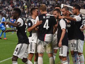 لاعبو يوفنتوس يحتفلون بالهدف القاتل