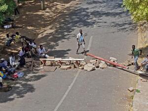 Sudanese protesters block Nile Street, a major avenue in the capital Khartoum on May 13, 2019 for the second consecutive day. (AFP/File Photo)