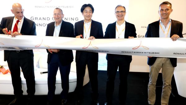 Entrepreneurs will be able to experiment with real scenarios and real data on the roads of the gated business area.