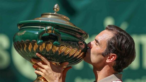 فيدرر يرفع عدد ألقابه هذا العام إلى ثلاثة (بعد دورتي دبي وميامي) وإلى 102 في مسيرته.
