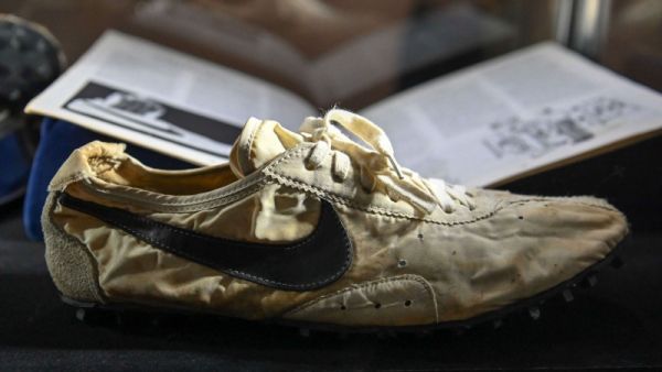 أرقام ضخمة لأحذية رياضية نادرة