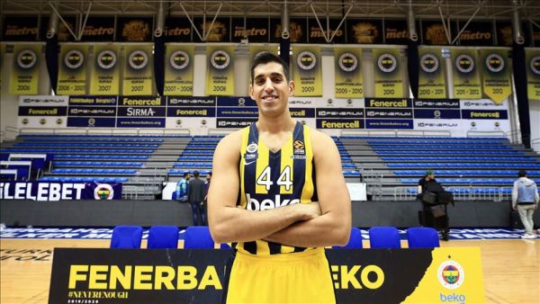 Turkish-origin Ahmet Duverioglu is eager to represent Turkey's national basketball team (Photo: AA)