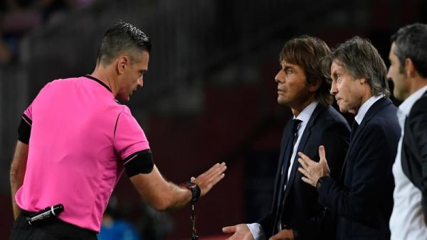 كونتي وحكم المباراة سكومينا