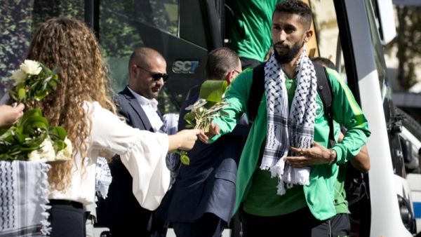 جانب من استقبال بعثة المنتخب السعودي