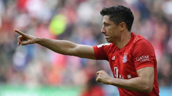 ليفاندوفسكي يواصل التألق