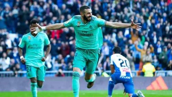 بنزيمة يسجل مجدداً