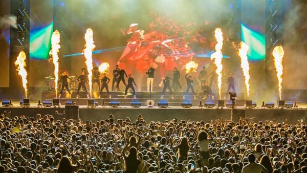 مالوما بعرضٍ حيّ في كوكا كولا أرينا