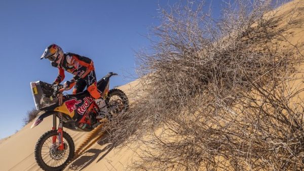Stage 6 of the Dakar Rally ran from Ha'il to the Saudi Arabian capital of Riyadh on Friday.