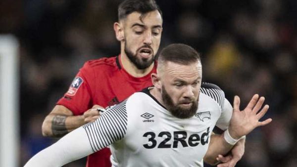 روني وفيرنانديش خلال مباراة يونايتد وديربي