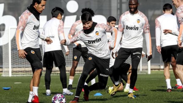 فريق فالنسيا يتأثر بفيروس كورونا