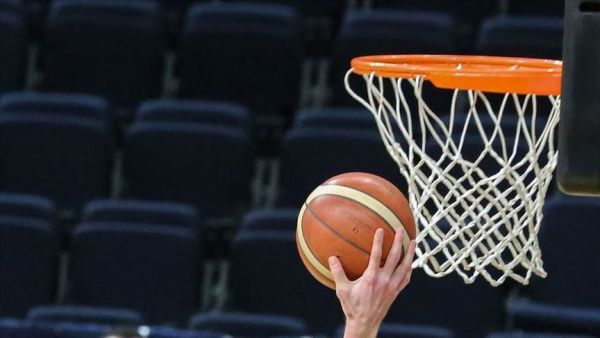 Coronavirus symptoms found in some basketball players and staff during routine checks, says team (Photo: AA)