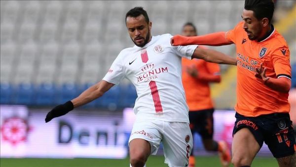 Midfielder Charles Fernando not allowed to travel, has to comply with COVID-19 restrictions in home country (Photo: AA)