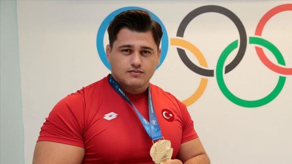 Human life is more important than anything, says Olympic silver medalist Riza Kayaalp (Photo: AA)