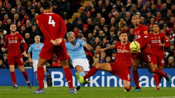 مطالب للإبقاء على نفس رواتب لاعبي الدوري الإنجليزي