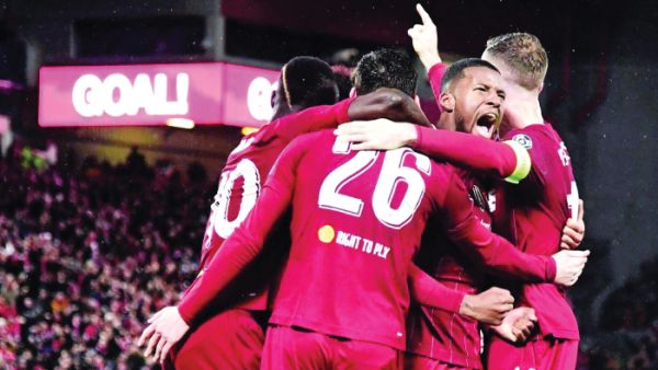 ليفربول مهدد بفقدان لقب الدوري الإنجليزي