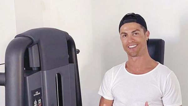 رونالدو في صالة التمرينات