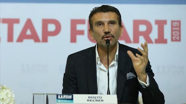 Rustu Recber emerges from hospital after 11 days of treatment, says his wife (Photo: AA)
