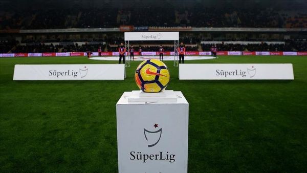 Super Lig clubs set to lose 30% in broadcasting revenue this season amid financial fallout from coronavirus outbreak (Photo: AA)