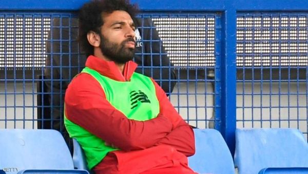 صلاح على دكة البدلاء