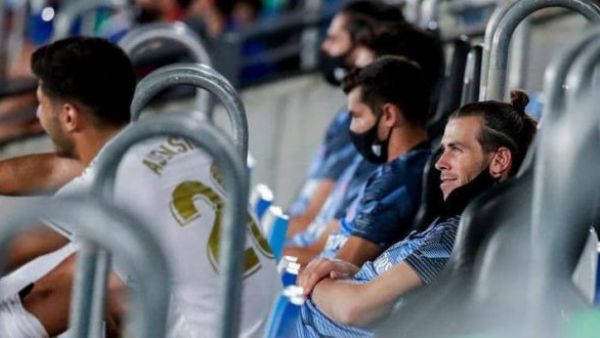 بايل على دكة البدلاء