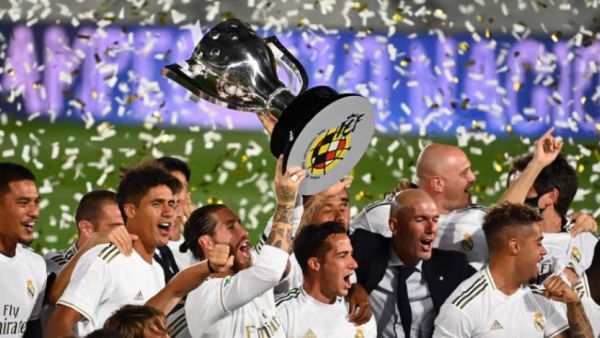 زيدان يقود ريال مدريد لفوز تاريخي