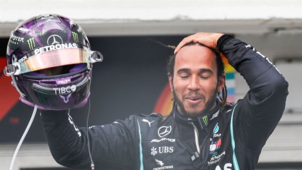 هاميلتون يواصل كتابة التاريخ