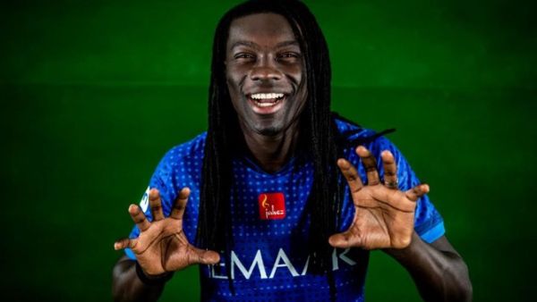 Bafétimbi Gomis scored a penalty. (Photo: SPL)