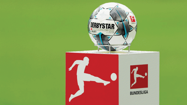 وجود آلاف المشجعين في الملاعب لا يتماشى مع التطور الحالي