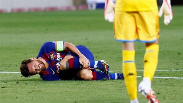 ميسي يعاني في برشلونة