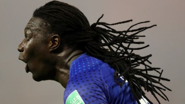 Bafétimbi Gomis scored again for Al-Hilal as their march toward the Saudi title continued. (Photo: Arab News)
