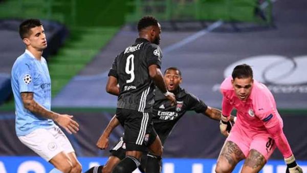 ديمبيلي (وسط) يقود ليون لنصف النهائي