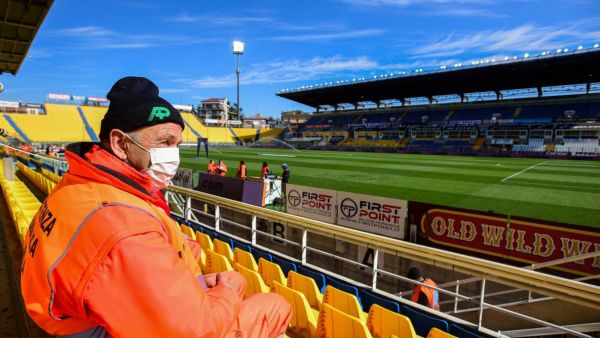 كورونا بعثر أوراق الفرق