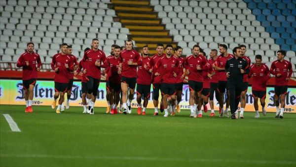 Turkish head coach warns players that Serbia is 'strong team', he expects 'difficult match' (Photo: AA)