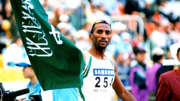 Hadi Souan celebrates his 400m hurdles silver medal at Sydney 2000. (Photo: SG)