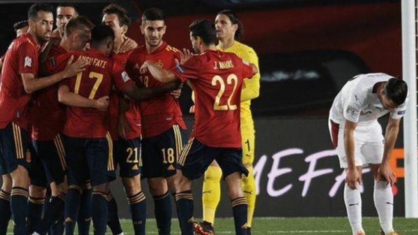 فوز مهم لإسبانيا