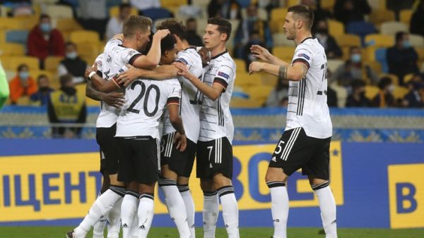 ألمانيا تحقق فوزها الأول