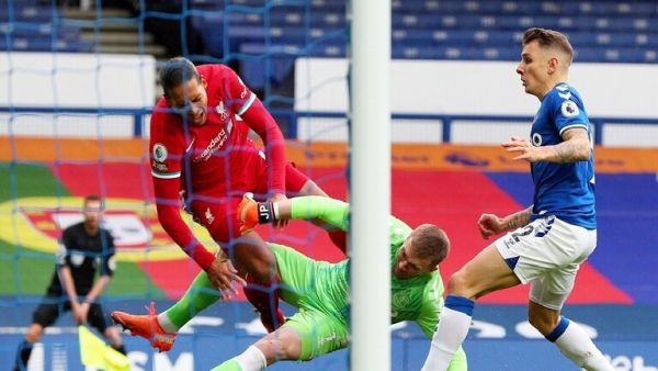 إصابة فان دايك الخطيرة