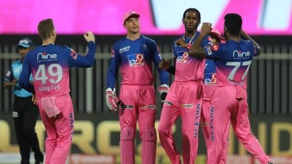 Not even Jofra Archer (second right), among the best bowlers this season, could stymie ABD's sensational hitting in the closing overs.  (Photo: IPL)