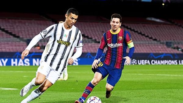 ميسي ورونالدو خلال اللقاء