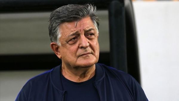 Yilmaz Vural leaves hospital after being treated for COVID-19 (Photo: AA)