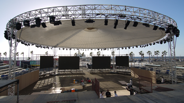 No spectators will be allowed at the Jeddah Corniche court, but giant television screens were installed within the vicinity for the crowd. (Supplied)