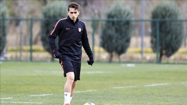 17-year-old midfielder inks 4-year contract with German club ending June 30, 2025 (Photo: AFP)