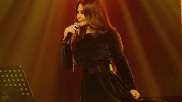 Elissa on Stage in Saudi Arabia Concert