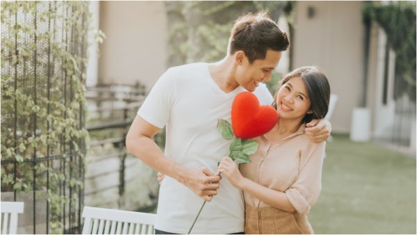 الأزواج المحبّون يشجّعون شركاءهم ولا يوجّهون لهم الانتقادات اللاذعة الأزواج المحبّون يشجّعون شركاءهم ولا يوجّهون لهم الانتقادات اللاذعة