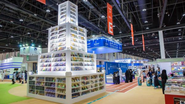 أحد أركان معرض أبوظبي للكتاب (أرشيفية).